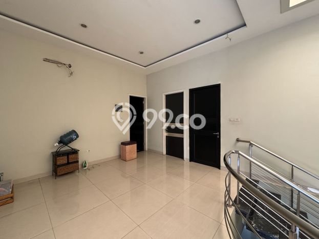 Hunian Eksklusif Siap Huni LT 220m2 di Penjaringan, Jakarta Utara Hunian Eksklusif Siap Huni LT 220m2 di Penjaringan, Jakarta Utara