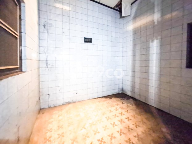 Ruko Dijual di Prime Area Jakarta Barat Luas 140m2 Ruko Dijual di Prime Area Jakarta Barat Luas 140m2