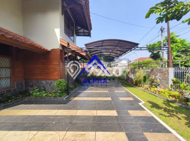 Rumah Lingkungan Asri di Cigadung, Bandung, LT 448m² Bangunan 400m² Rumah Lingkungan Asri di Cigadung, Bandung, LT 448m² Bangunan 400m²