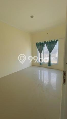 For Sale Rumah 4 Kamar Lokasi Strategis Nyaman dan Strategis di Serpong Utara For Sale Rumah 4 Kamar Lokasi Strategis Nyaman dan Strategis di Serpong Utara