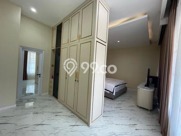Hunian Mewah LB 301m2 Siap Pakai Desain Elegan di Ngesrep, Semarang Hunian Mewah LB 301m2 Siap Pakai Desain Elegan di Ngesrep, Semarang