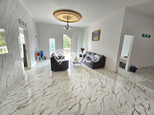 For Sale! Luxury House LT 375m2 Desain Modern di Harapan Indah For Sale! Luxury House LT 375m2 Desain Modern di Harapan Indah