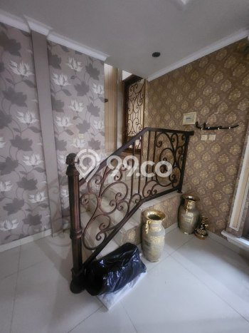 Rumah Strategis Minimalis Lb 250m2 di Cipondoh, Tangerang Rumah Strategis Minimalis Lb 250m2 di Cipondoh, Tangerang