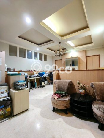 For Sale! Luxury House LT 432m2 Desain Modern di Slipi For Sale! Luxury House LT 432m2 Desain Modern di Slipi