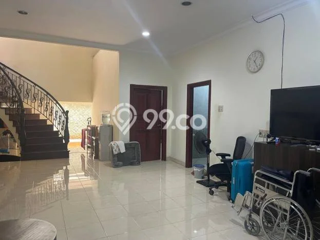 Dijual Rumah Luas Elegan Dengan View Cantik di Duri Kepa, Jakarta Barat Dijual Rumah Luas Elegan Dengan View Cantik di Duri Kepa, Jakarta Barat
