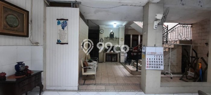 Kost Dijual di Tanjung Duren dengan 13 KT dan Luas 250m2 Kost Dijual di Tanjung Duren dengan 13 KT dan Luas 250m2