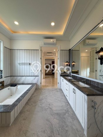 Hunian Elit LB 760m2 Siap Huni Desain Elegan di Kemang, Jakarta Selatan Hunian Elit LB 760m2 Siap Huni Desain Elegan di Kemang, Jakarta Selatan