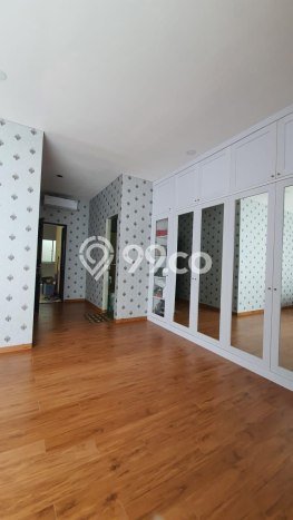 Rumah Mewah LB 250m2 Siap Pakai Desain Elegan di Tanjung Duren, Jakarta Barat Rumah Mewah LB 250m2 Siap Pakai Desain Elegan di Tanjung Duren, Jakarta Barat