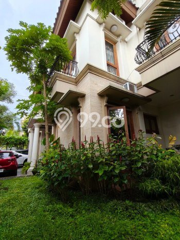 For Sale! Luxury House LT 432m2 Desain Modern di Slipi For Sale! Luxury House LT 432m2 Desain Modern di Slipi