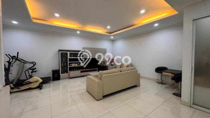 Dijual Rumah Luas Megah Dengan View Cantik di Bandengan, Jakarta Utara Dijual Rumah Luas Megah Dengan View Cantik di Bandengan, Jakarta Utara