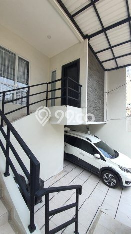 Rumah Mewah LB 250m2 Siap Pakai Desain Elegan di Tanjung Duren, Jakarta Barat Rumah Mewah LB 250m2 Siap Pakai Desain Elegan di Tanjung Duren, Jakarta Barat