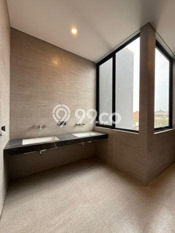 For Sale! Luxury House LT 209m2 Desain Modern di Kemang For Sale! Luxury House LT 209m2 Desain Modern di Kemang