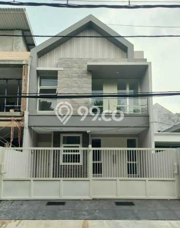 Hunian Elit LB 218m2 Siap Huni Desain Elegan di Manyar, Surabaya Hunian Elit LB 218m2 Siap Huni Desain Elegan di Manyar, Surabaya
