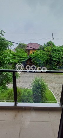Disewakan Rumah Elit LT 185m2 / LB 250m2 di Gayungan, Surabaya Disewakan Rumah Elit LT 185m2 / LB 250m2 di Gayungan, Surabaya
