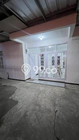 Disewakan Rumah Konsep Modern di Dayeuhkolot Bandung dengan 2 KT Disewakan Rumah Konsep Modern di Dayeuhkolot Bandung dengan 2 KT
