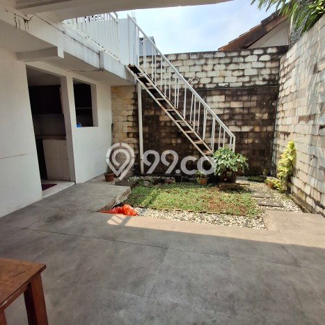 For Sale Rumah 4 Kamar Lokasi Ideal Nyaman dan Strategis di Ciputat For Sale Rumah 4 Kamar Lokasi Ideal Nyaman dan Strategis di Ciputat