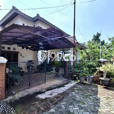 Rumah Strategis Modern Lb 149m2 di Ciputat, Tangerang Selatan Rumah Strategis Modern Lb 149m2 di Ciputat, Tangerang Selatan