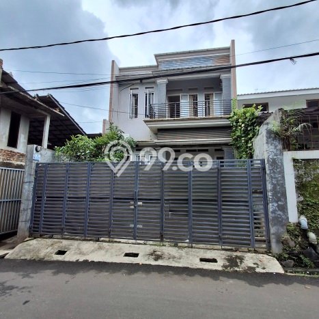 Jual Rumah Strategis Bagus Punya 4 KT di Cinere Depok SHM Jual Rumah Strategis Bagus Punya 4 KT di Cinere Depok SHM