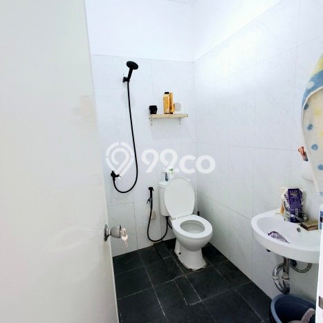 For Sale Rumah 4 Kamar Lokasi Ideal Nyaman dan Strategis di Ciputat Timur For Sale Rumah 4 Kamar Lokasi Ideal Nyaman dan Strategis di Ciputat Timur