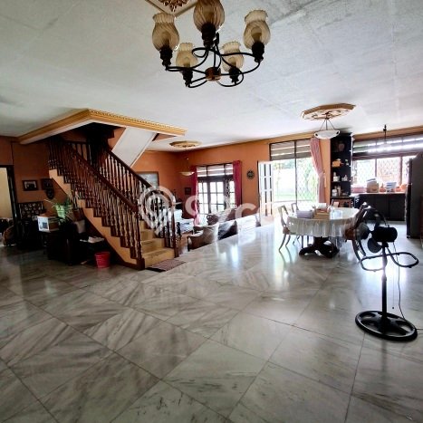 Ready to Use! Luxury House LT 625m2 Desain Elegan di Pondok Labu Ready to Use! Luxury House LT 625m2 Desain Elegan di Pondok Labu