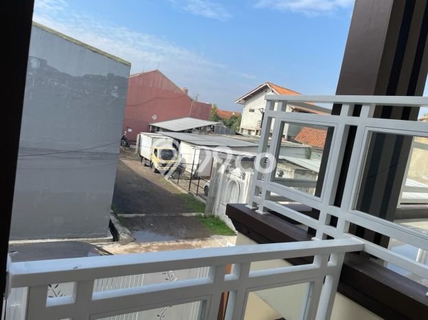 Dijual Hunian Rumah Terawat 4 KT di Cibeunying, Bandung Dijual Hunian Rumah Terawat 4 KT di Cibeunying, Bandung
