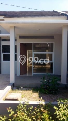 Rumah Strategis Modern Lb 100m2 di Arcamanik, Bandung Rumah Strategis Modern Lb 100m2 di Arcamanik, Bandung