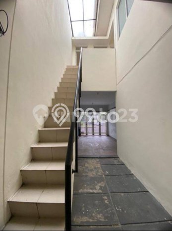 For Sale! Premium House LT 300m2 Desain Modern di Pondok Indah For Sale! Premium House LT 300m2 Desain Modern di Pondok Indah