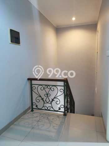 Rumah Strategis Minimalis Lb 105m2 di Serpong, Tangerang Selatan Rumah Strategis Minimalis Lb 105m2 di Serpong, Tangerang Selatan