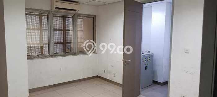 Area Ramai! Ruko Dijual di Kelapa Gading untuk Bisnis Luas Bangunan 274m2 Area Ramai! Ruko Dijual di Kelapa Gading untuk Bisnis Luas Bangunan 274m2