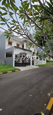 Rumah Elit Modern Tanpa Renovasi di BSD Puspita Loka Tangerang Rumah Elit Modern Tanpa Renovasi di BSD Puspita Loka Tangerang
