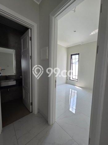 Rumah Sewa Bekasi LT 193m2 LB 220m2 Area Summarecon Crown Gading Rumah Sewa Bekasi LT 193m2 LB 220m2 Area Summarecon Crown Gading