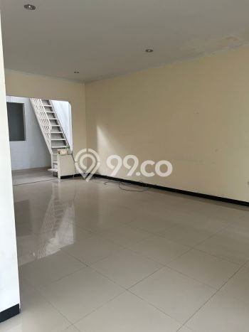 Dijual Hunian Rumah Terawat 3 KT di Taman Kopo Indah, Bandung Dijual Hunian Rumah Terawat 3 KT di Taman Kopo Indah, Bandung