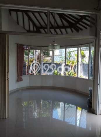 Rumah Strategis kawasan Antapani, 2 KM, Area Nyaman, Luas 200m² Bangunan 225m² Rumah Strategis kawasan Antapani, 2 KM, Area Nyaman, Luas 200m² Bangunan 225m²