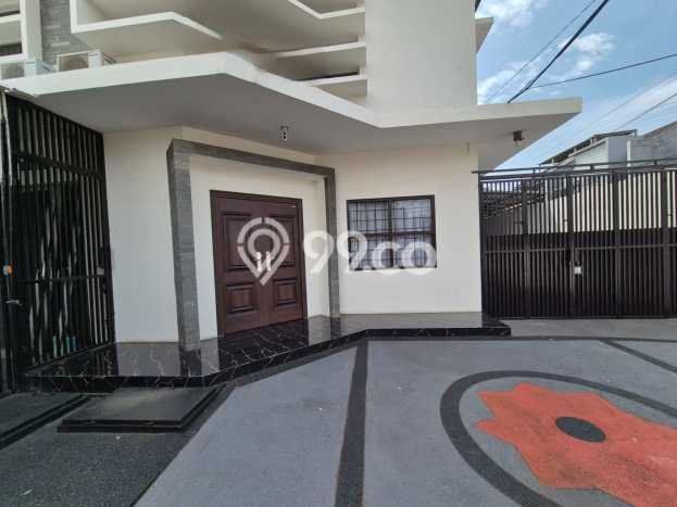Lokasi strategis! Rumah siap pakai dikontrakkan di Regol LB 235m2 Lokasi strategis! Rumah siap pakai dikontrakkan di Regol LB 235m2