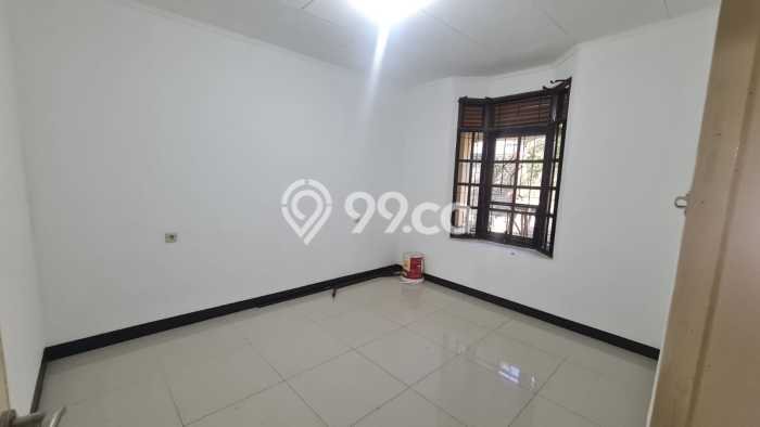 Disewakan! Rumah 3 Kamar Tidur &
1 Kamar Mandi di Kopo Permai, Bandung Disewakan! Rumah 3 Kamar Tidur &
1 Kamar Mandi di Kopo Permai, Bandung