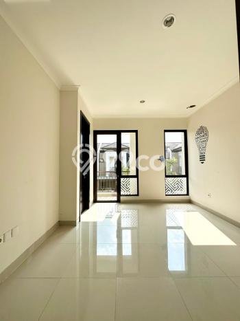 PRIME LOCATION! Rumah di Podomoro Park Bandung, 2 KT, Lingkungan Strategis, Luas 90m² LB 94m² PRIME LOCATION! Rumah di Podomoro Park Bandung, 2 KT, Lingkungan Strategis, Luas 90m² LB 94m²