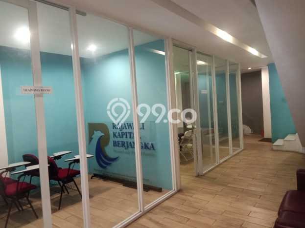 Ruko disewakan di Bojongloa Kaler Bandung dengan luas bangunan 300m2 Ruko disewakan di Bojongloa Kaler Bandung dengan luas bangunan 300m2
