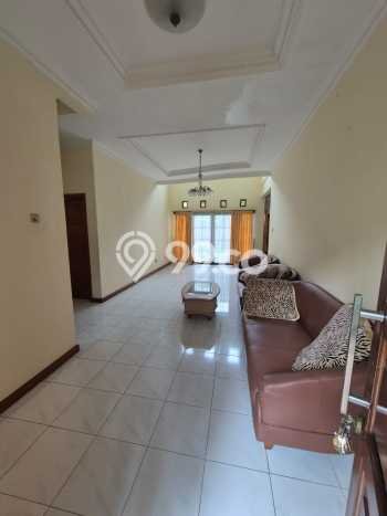 Sewa Rumah Harga Terjangkau di Cigadung Bandung Punya 4 Kamar Tidur Sewa Rumah Harga Terjangkau di Cigadung Bandung Punya 4 Kamar Tidur