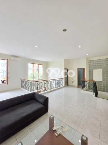 Rumah Kontrakan Jakarta Selatan LT 198m2 LB 250m2 Kawasan Pondok Indah Rumah Kontrakan Jakarta Selatan LT 198m2 LB 250m2 Kawasan Pondok Indah