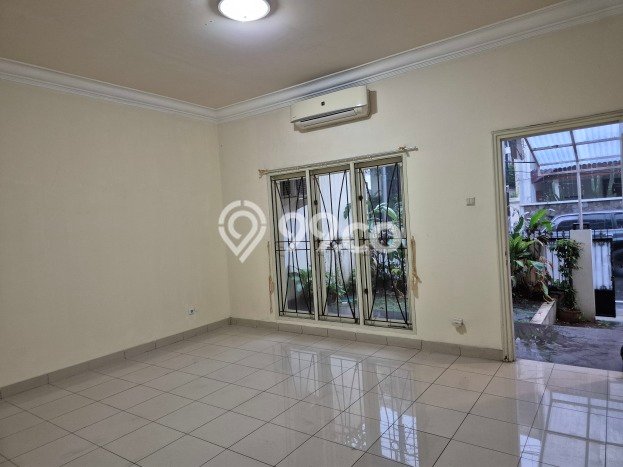 Jarang Ada! Rumah Sewa 4 Kamar Nyaman Siap Huni Pondok Indah Jarang Ada! Rumah Sewa 4 Kamar Nyaman Siap Huni Pondok Indah