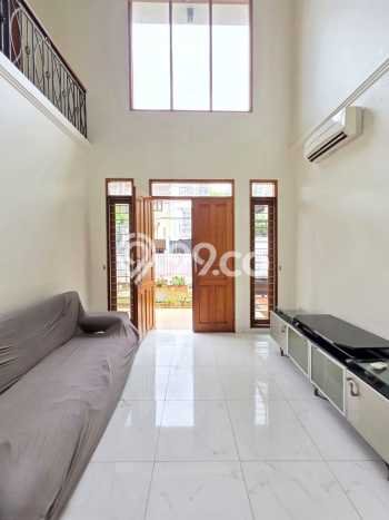 Rumah Kontrakan Jakarta Selatan LT 198m2 LB 250m2 Kawasan Pondok Indah Rumah Kontrakan Jakarta Selatan LT 198m2 LB 250m2 Kawasan Pondok Indah