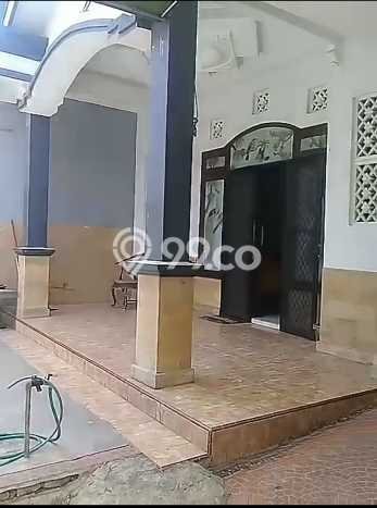 Disewakan Rumah Murah di ngagel Surabaya dengan 6 Kamar Tidur Disewakan Rumah Murah di ngagel Surabaya dengan 6 Kamar Tidur