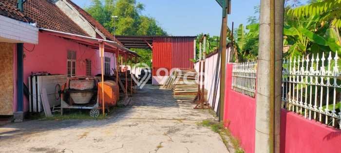 Unit Komersial Dijual di Krembung Sidoarjo Luas Bangunan 286m2 Unit Komersial Dijual di Krembung Sidoarjo Luas Bangunan 286m2
