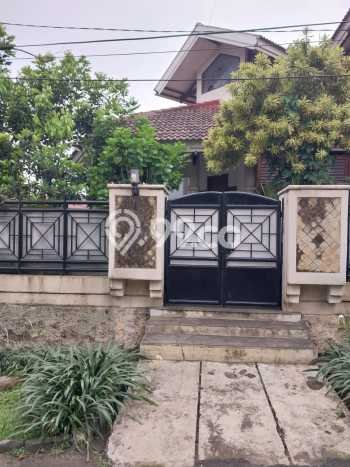 Dijual Rumah Mewah Megah Dengan View Eksklusif di Bintaro, Jakarta Selatan Dijual Rumah Mewah Megah Dengan View Eksklusif di Bintaro, Jakarta Selatan