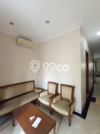 Disewakan! Rumah 4 Kamar Tidur &
3 Kamar Mandi di Pondok Indah, Jakarta Selatan Disewakan! Rumah 4 Kamar Tidur &
3 Kamar Mandi di Pondok Indah, Jakarta Selatan