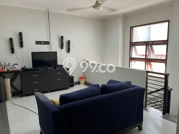 Rumah Disewakan Jakarta Selatan LT 160m2 LB 250m2 Area Pondok Indah Rumah Disewakan Jakarta Selatan LT 160m2 LB 250m2 Area Pondok Indah
