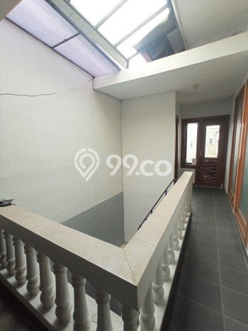 Disewakan! Rumah 4 Kamar Tidur &
3 Kamar Mandi di Pondok Indah, Jakarta Selatan Disewakan! Rumah 4 Kamar Tidur &
3 Kamar Mandi di Pondok Indah, Jakarta Selatan
