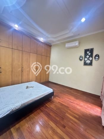 Disewakan! Rumah 4 Kamar Tidur &
3 Kamar Mandi di Pondok Indah, Jakarta Selatan Disewakan! Rumah 4 Kamar Tidur &
3 Kamar Mandi di Pondok Indah, Jakarta Selatan