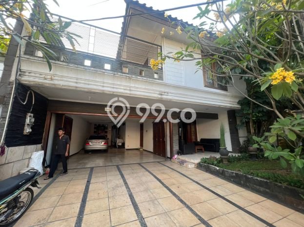 Siap Huni Rumah Mewah 6 Kamar di Kebayoran Baru Dekat ke Mana Pun Siap Huni Rumah Mewah 6 Kamar di Kebayoran Baru Dekat ke Mana Pun