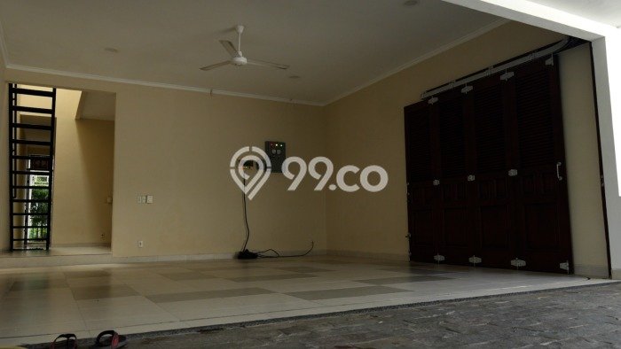 Rumah Elit Modern Tanpa Renovasi di Kemang Jakarta Selatan Rumah Elit Modern Tanpa Renovasi di Kemang Jakarta Selatan